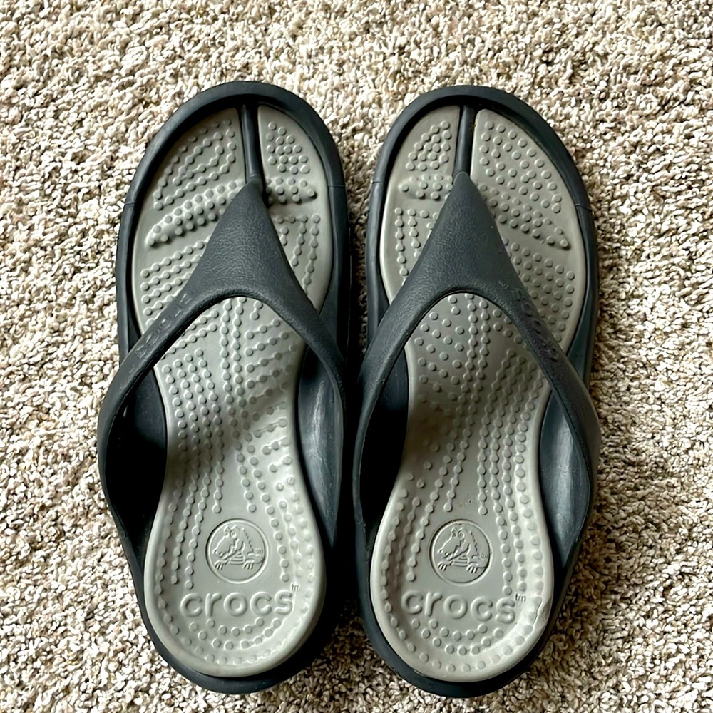 Crocs Athens Women’s 6 Men’s 4 - EUC!